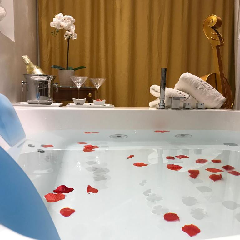 Ludwig Boutique Hotel & Spa - Junior Suite con Balcone e Vasca Idromassaggio - 6