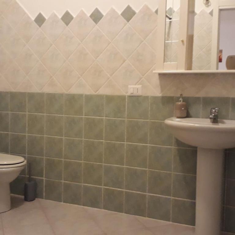 DOMO DE FOLAS - Camera Matrimoniale/Doppia con Letti Singoli con Bagno Privato - 2