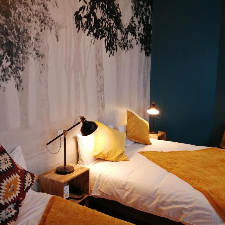 Hotel Du Cygne Tours - Chambre Triple - Accessible Uniquement par des Escaliers - 7