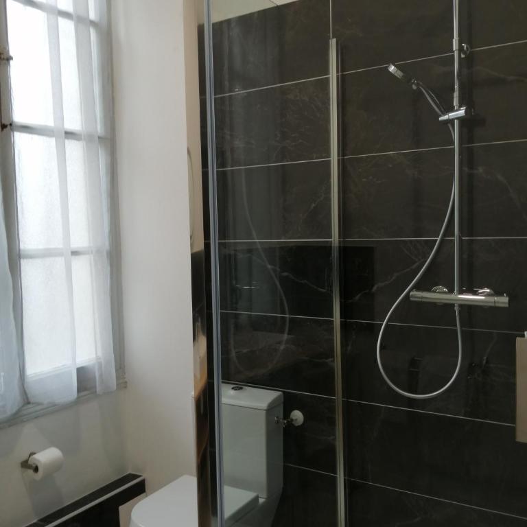 Hotel Du Cygne Tours - Chambre Double ou Lits Jumeaux Supérieure Deluxe - Accessible Uniquement par des Escaliers - 9