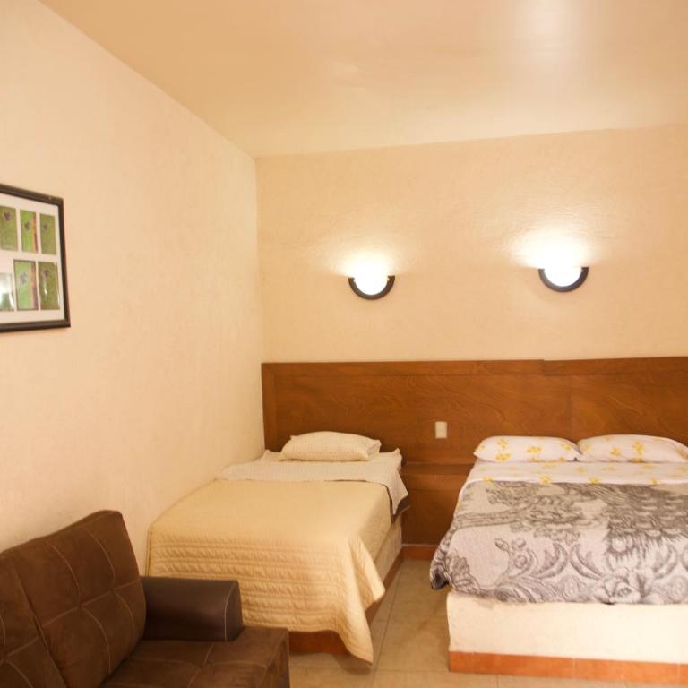 Hotel Cuauhtemoc - Family Room - 1