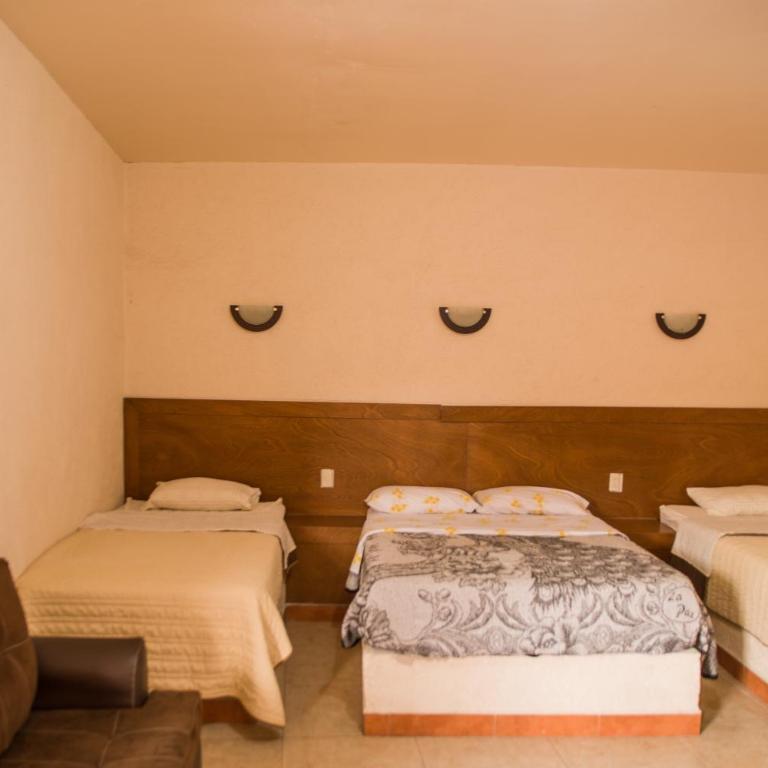 Hotel Cuauhtemoc - Family Room - 3