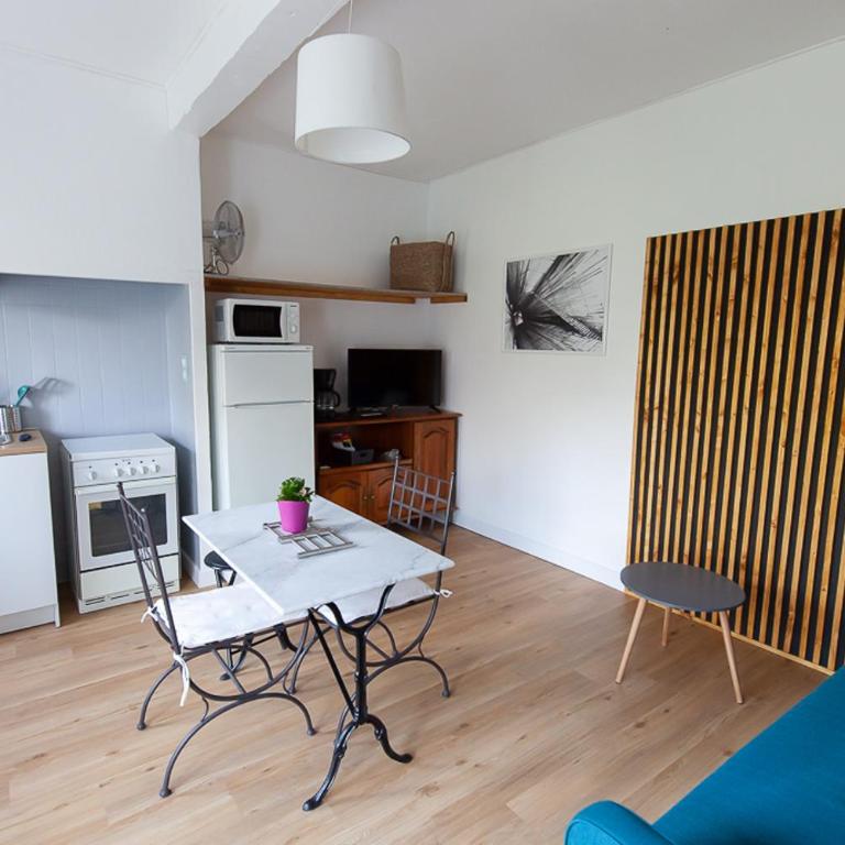 MAS PARET, Gîte "Argelès", Terrasse privative, Vue sur parc paysager - Appartement - Vue sur Jardin - 3
