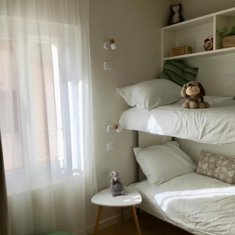 Les Terres Rouges 06 - Chambre Familiale avec Baignoire - 1