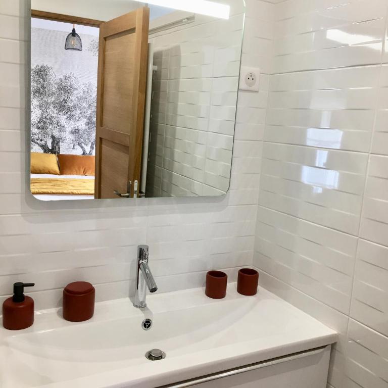 Les Terres Rouges 06 - Chambre Double ou Lits Jumeaux Deluxe avec Balcon - 1