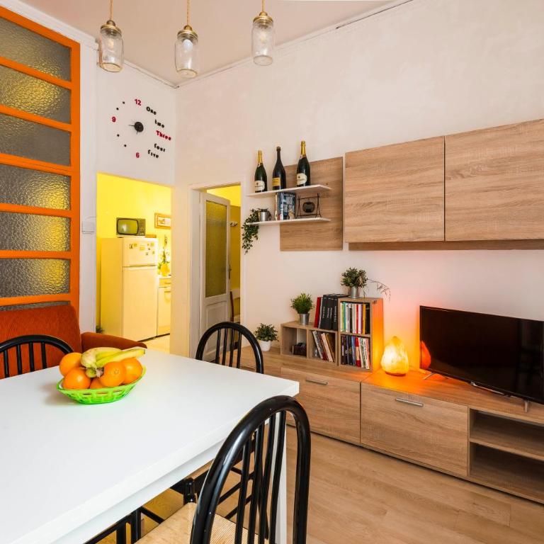 Elly's House - Apartment - 8