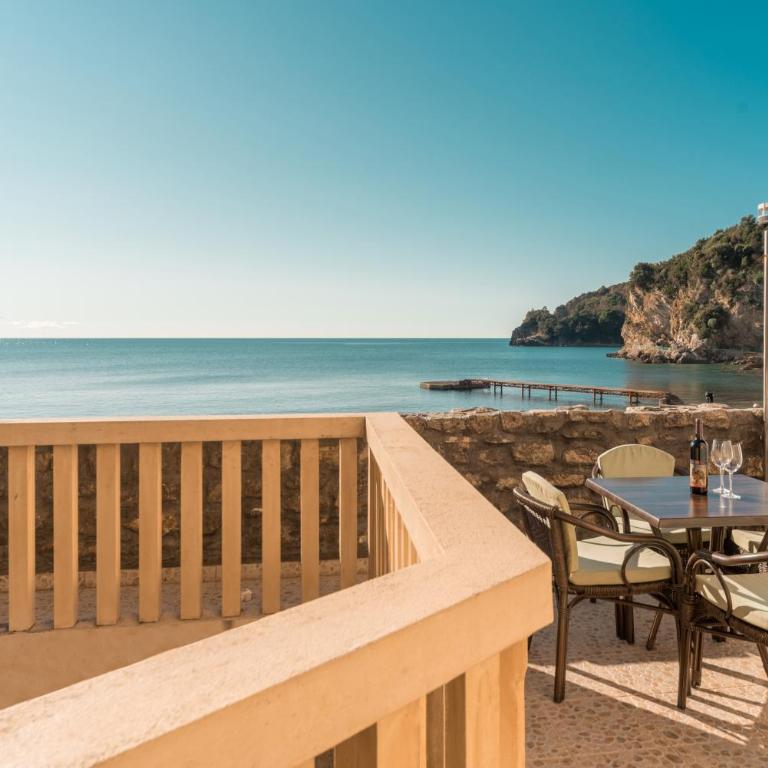 R club Apartments Old Town Budva - Apartman sa Terasom - 1