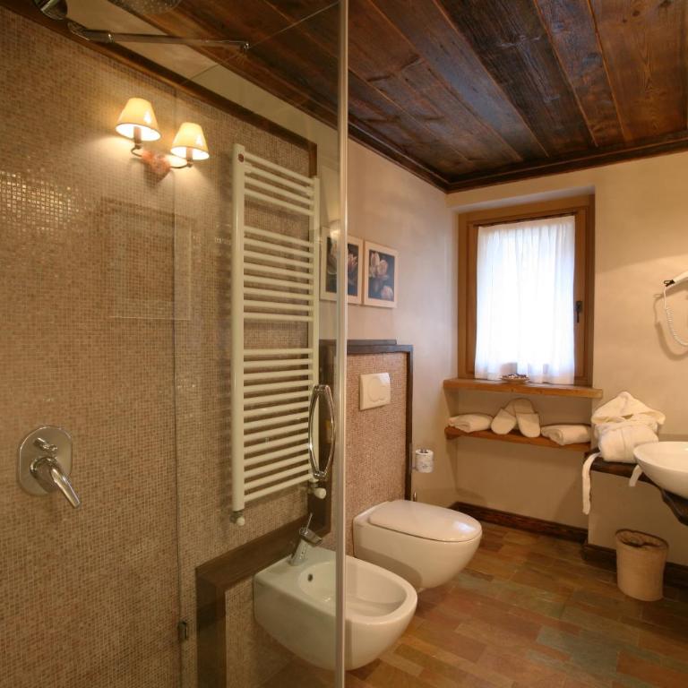 Hotel Letterario Locanda Collomb - Camera Matrimoniale/Doppia con Letti Singoli con Balcone - 6