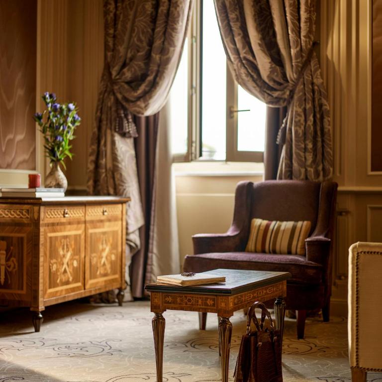Hotel Principe Di Savoia - Dorchester Collection - Suite Ambassador - 1
