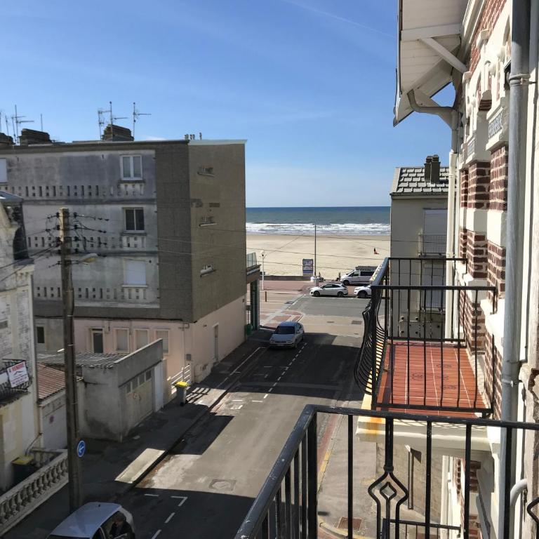 Appartement à 30 m de la plage - balcon - proche Centre - WIFI -Le Cérès 3 - Apartment mit Meerblick - 1