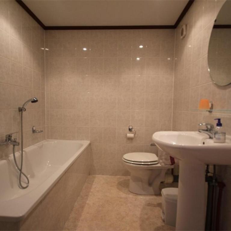 Domaine de vacances à 600m de la plage villa 4 chambres 9 couchages WIFI terrasse parking animations et piscines en supplément LRPDSH4 - Four-Bedroom House - 13