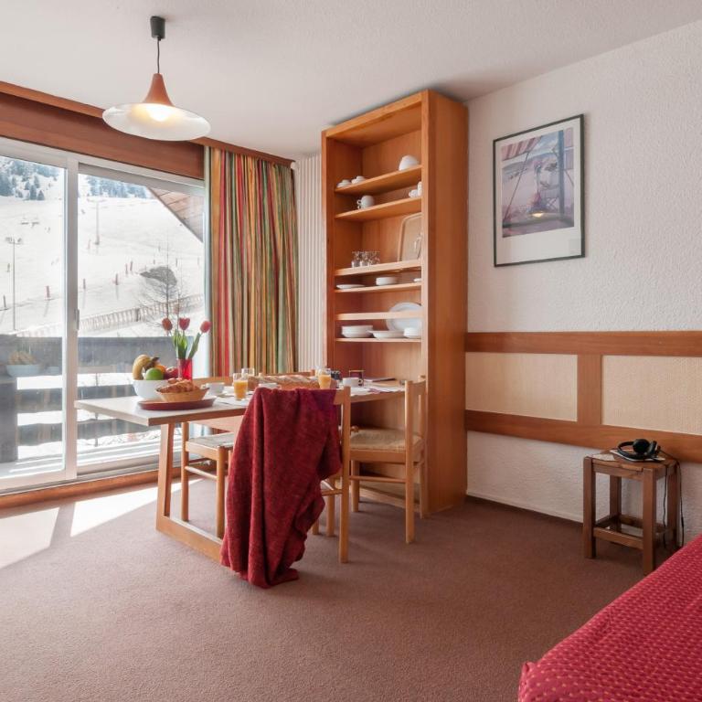 Résidence Pierre & Vacances Les Bleuets - Studio avec Couchage en Alcôve (4 Personnes) - Côté Sud - 4