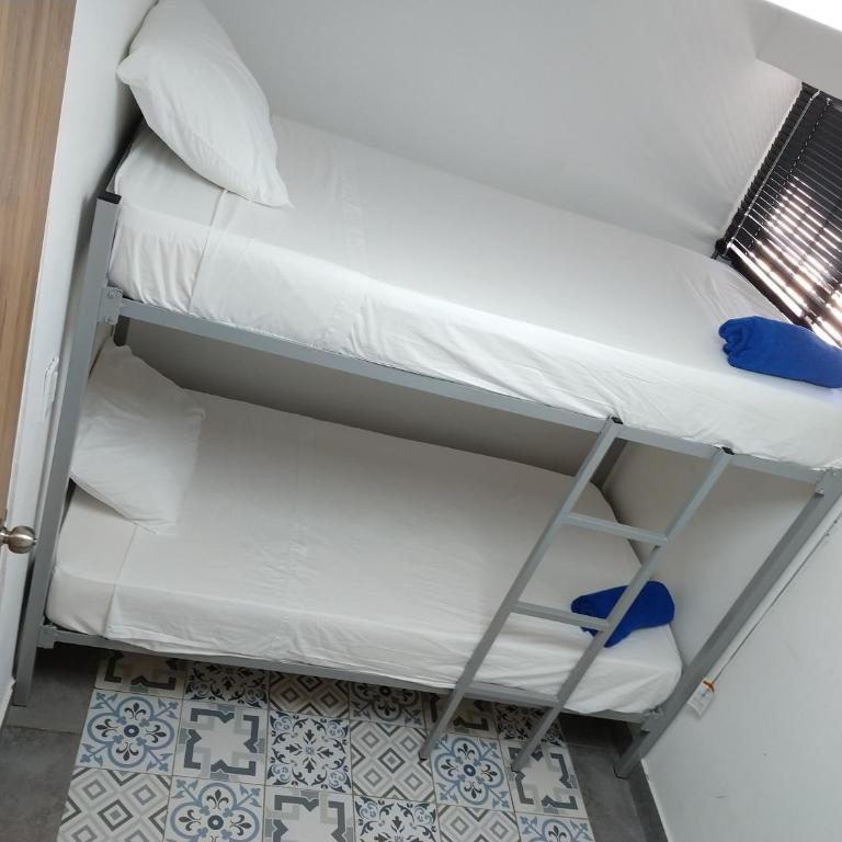 Casa de la Cruz - Habitación Doble con baño compartido - 2 camas - 3