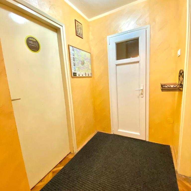 Glorious Rooms - Trokrevetna Soba sa Zajedničkim Kupatilom - 14