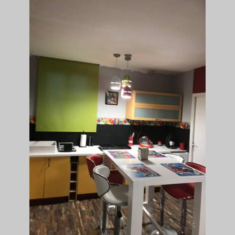 APPARTEMENT STYLE POP ART avec GARAGE CENTRE HISTORIQUE BEZIERS - Appartamento con 1 Camera da Letto - 17