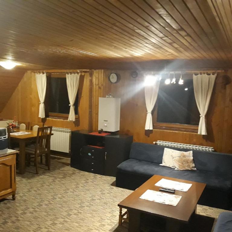 Apartments Dora - Three-Bedroom Apartment - 6
