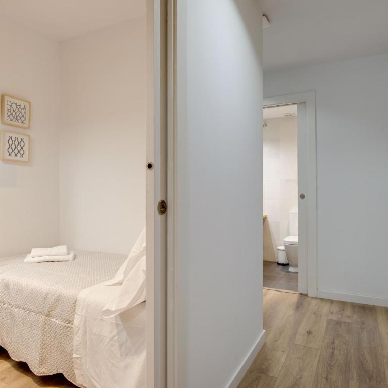 LucasLand Apartments Barcelona - Apartamento de 3 dormitorios - 23