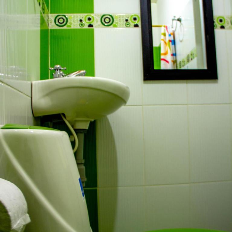 Hostal Luna Llena - Bed in 4-Bed Dormitory Room - 5