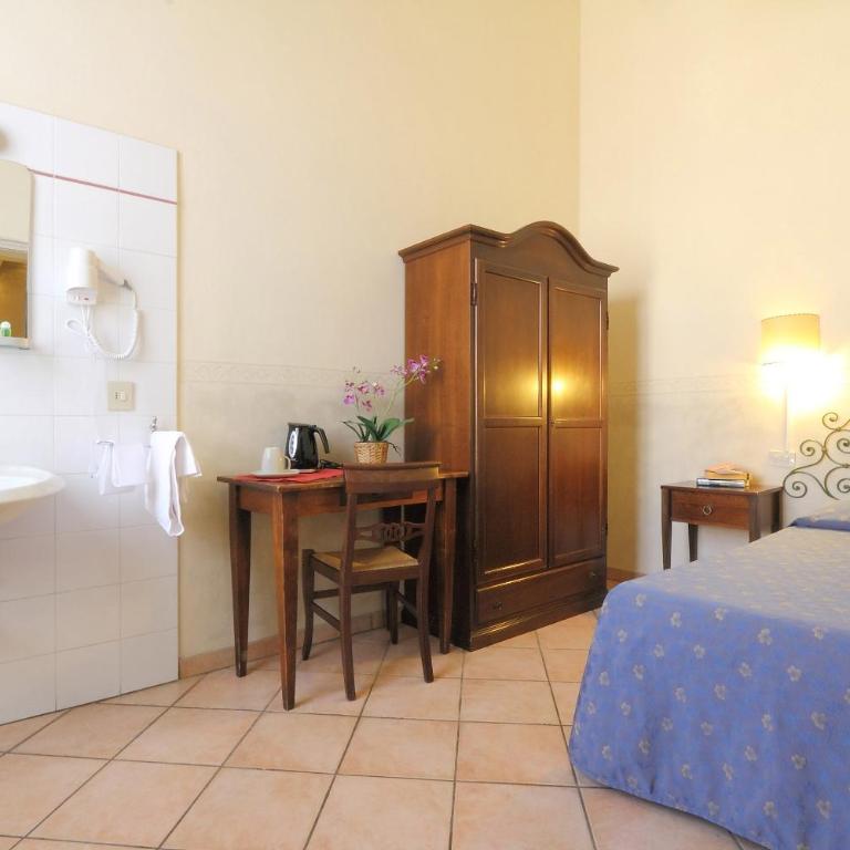 Hotel Bavaria - Camera Singola con Bagno in Comune - 3