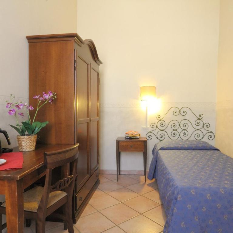 Hotel Bavaria - Camera Singola con Bagno in Comune - 4
