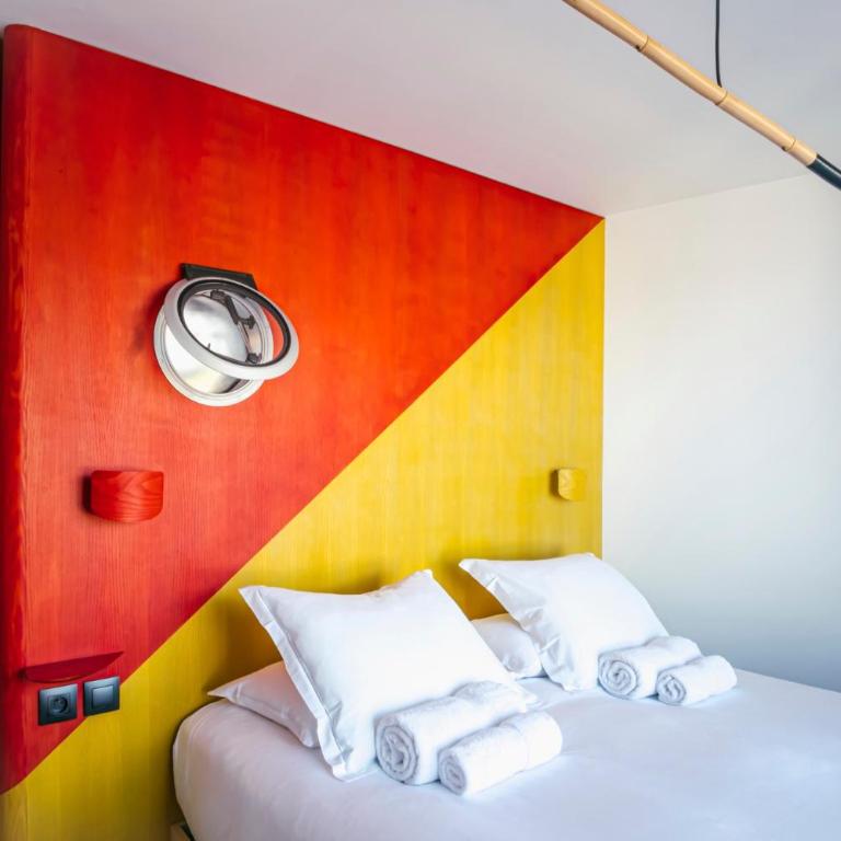 Hôtel La Reine Jane - Chambre Double - Côté Pinède - 2ème Étage - 8
