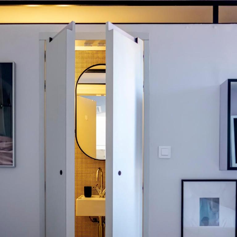 Hôtel La Reine Jane - Chambre Double - Côté Pinède - 2ème Étage - 6