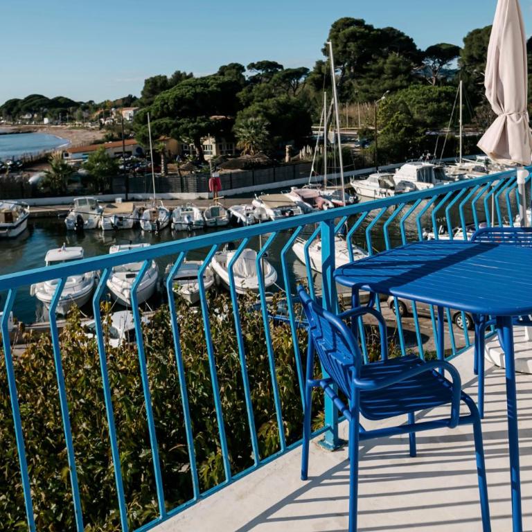 Hôtel La Reine Jane - Chambre Double avec Terrasse - Vue sur Mer - Deuxième Étage - 9
