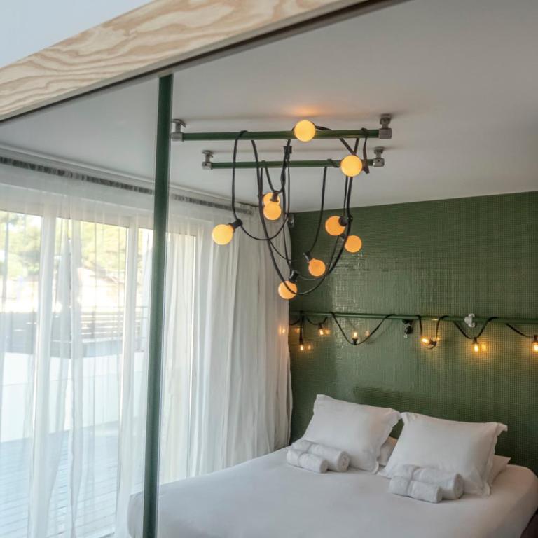 Hôtel La Reine Jane - Chambre Double - Côté Pinède - 1er Étage - 3
