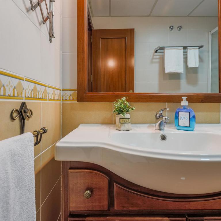 Descanso-elegancia en Sevilla Parking Gratuito - Apartamento de 2 dormitorios - 17