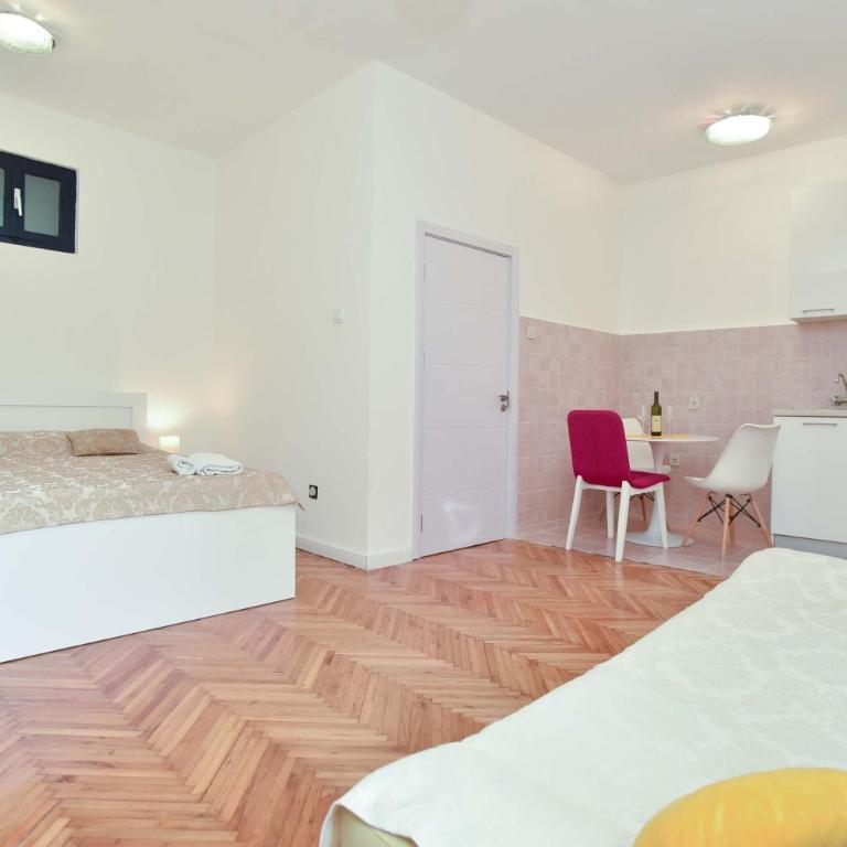 Apartment Stari Grad - Studio Apartment - 4