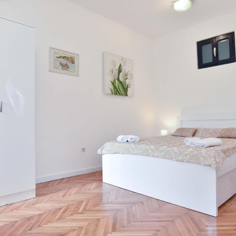 Apartment Stari Grad - Studio Apartment - 11