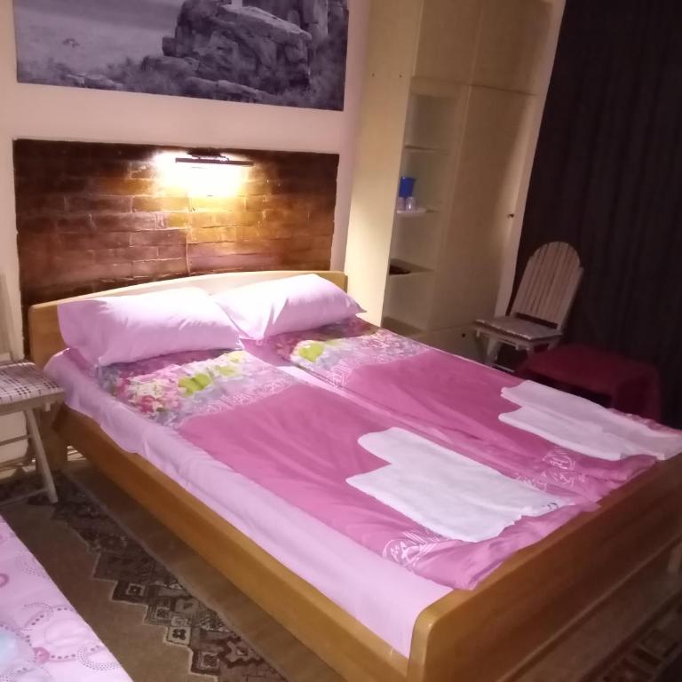 Guest house Mirijevski Konak - Porodična Soba s Kupatilom - 1