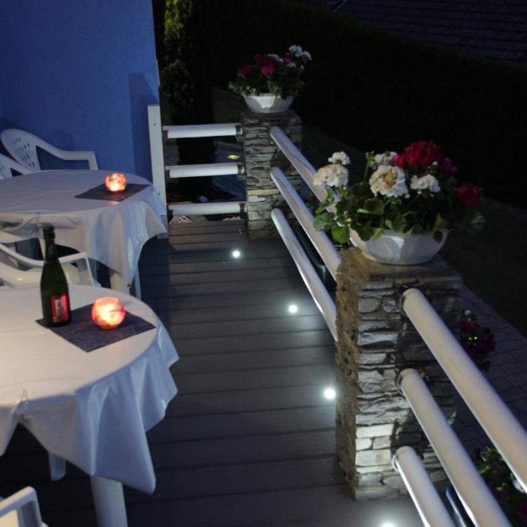 Appartementhaus Lercher - Three-Bedroom Apartment with Terrace - 8