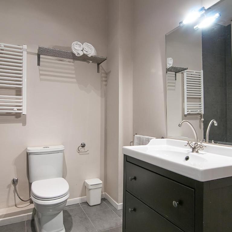 Weflating Ramblas - Two-Bedroom Apartment - Fontanella 13 - 26