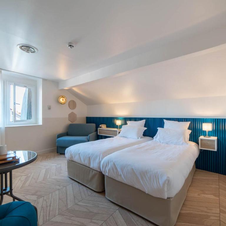Hôtel du Palais de l'Isle - Triple Room - 4