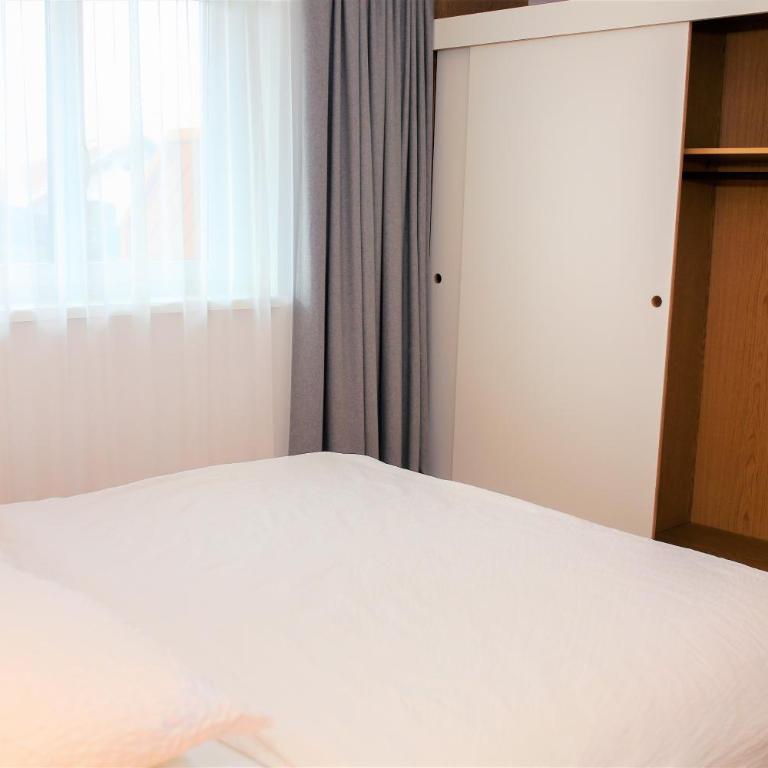 Hotel Sonnenhof - bed & breakfast & appartements - Familienzimmer mit Balkon - 9