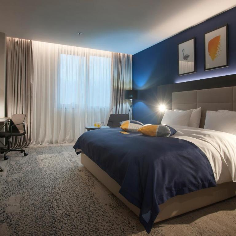 voco - Podgorica by IHG - Standard King Room - 1