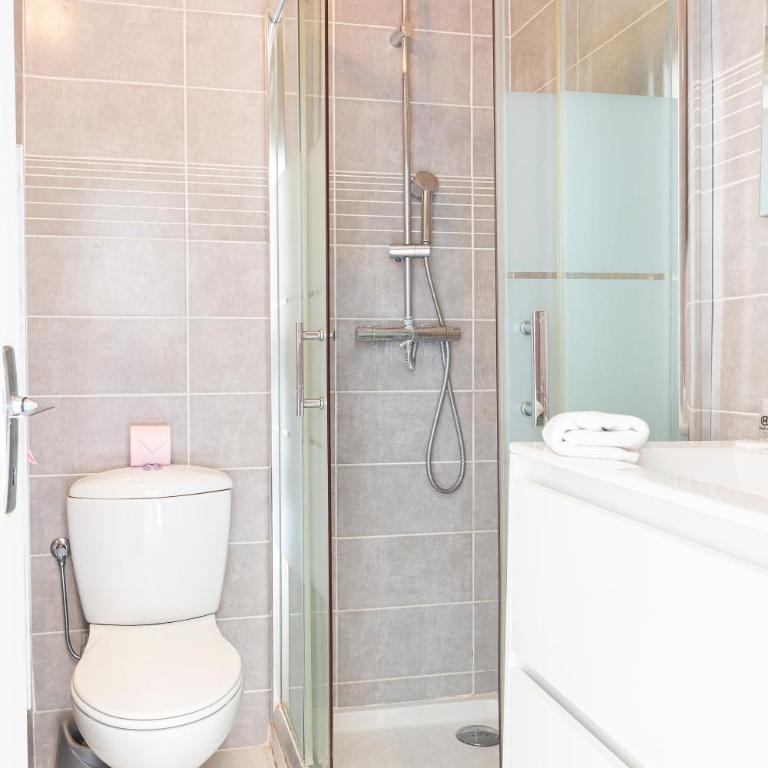 Chez Dominique - Studio 2-4pers centre Antibes Fourmilliere 1er - Studio - 10