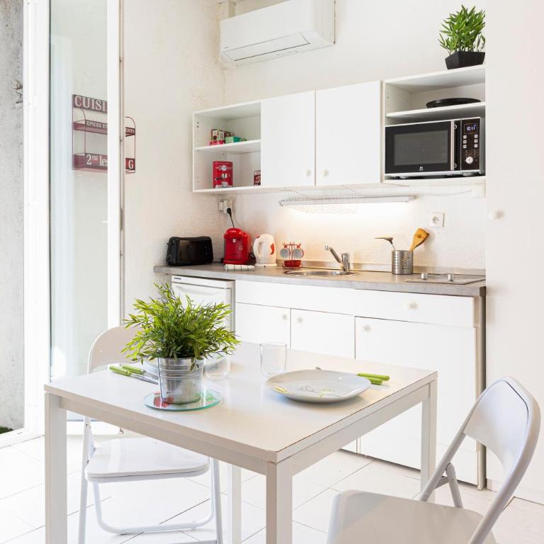 Chez Dominique - Studio 2-4pers centre Antibes Fourmilliere 1er - Studio - 6