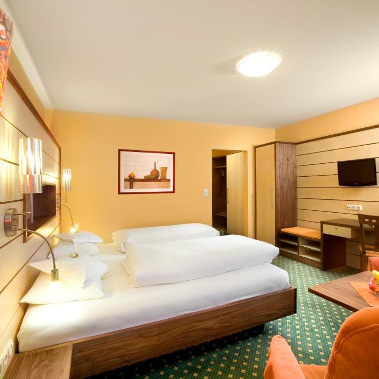 Kur- und Wellnesshotel Förch - Doppelzimmer mit Balkon - 4