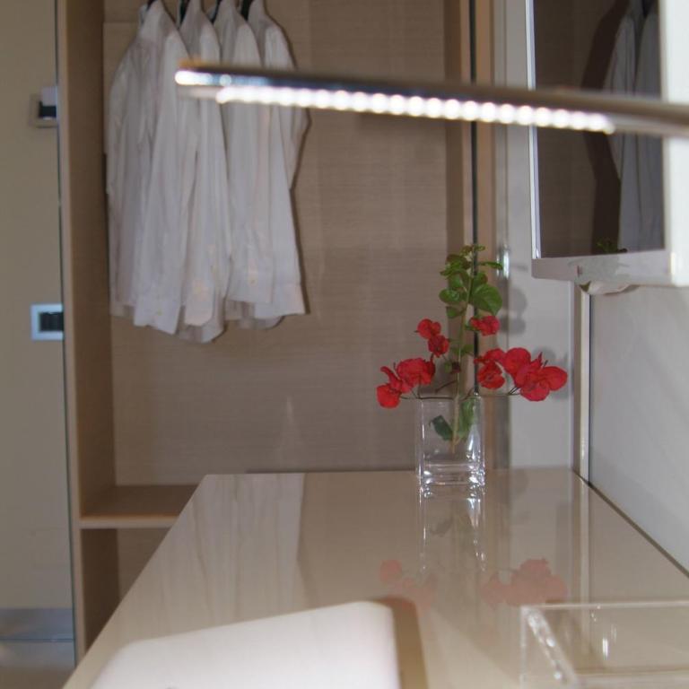 B&Beach Cagliari guest house - Double Room with Garden View - 4