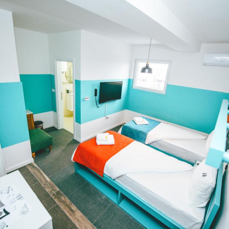 Lola Almost Home - Twin Room - 4