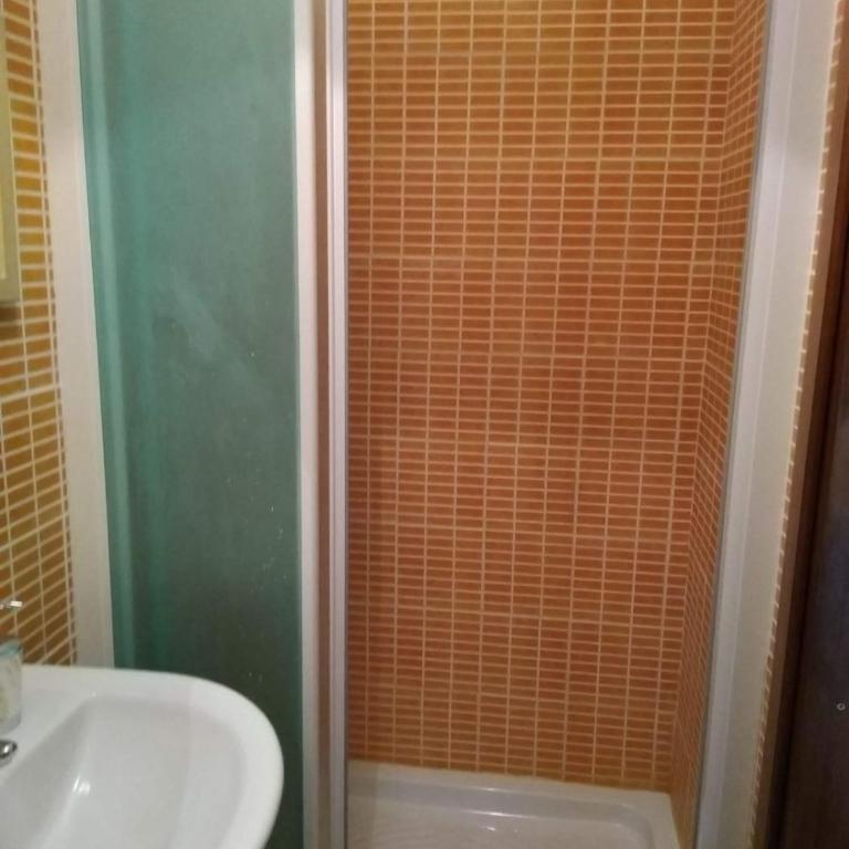 Next Stop Roma Affittacamere Casilino - Camera Matrimoniale con Bagno Privato - 5