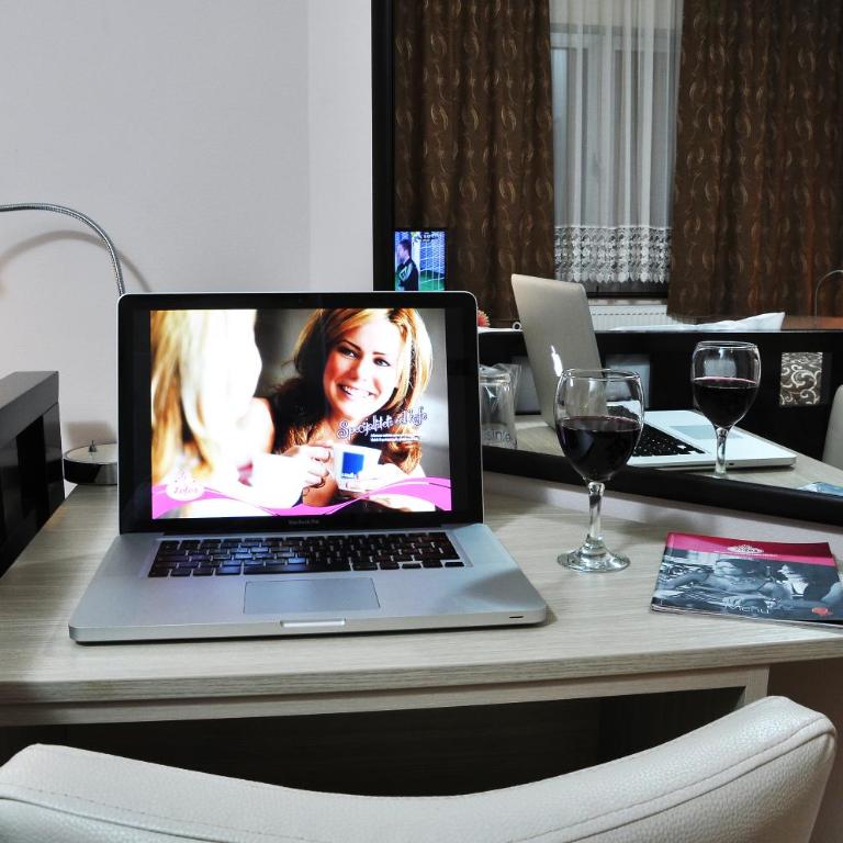 Garni Hotel Lotos - Standardna Dvokrevetna Soba sa Zasebnim Krevetima - 3