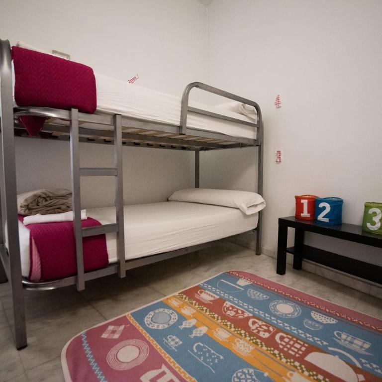 La Flamenka Hostel - Cama en habitación compartida mixta de 5 camas - 1