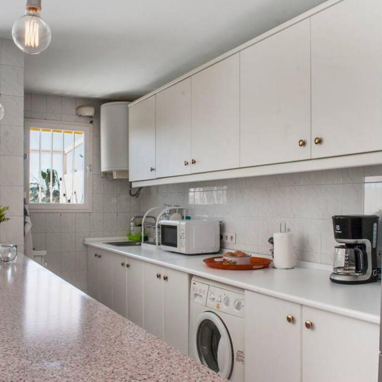 Beachfront in Benalmadena by Costarentals - Ref 70 - Three-Bedroom Apartment - 13