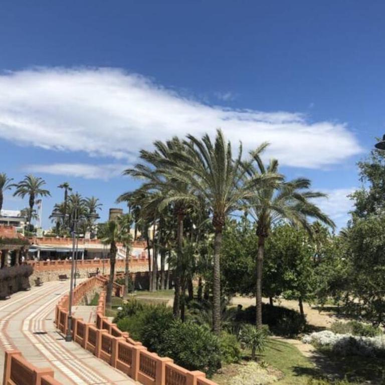 Beachfront in Benalmadena by Costarentals - Ref 70 - Three-Bedroom Apartment - 21