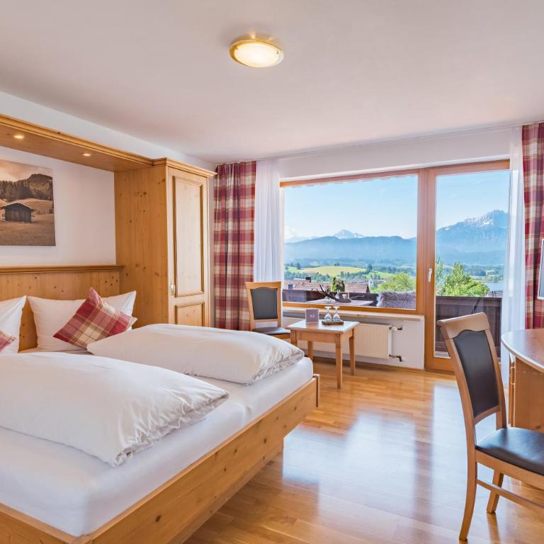 Hartungs Hoteldorf - Doppelzimmer mit Seeblick - 1