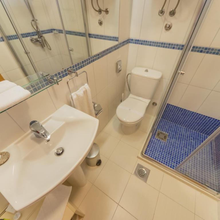 MonteBay villa - Dvokrevetna Soba sa Zasebnim Krevetima i Kupatilom - 3