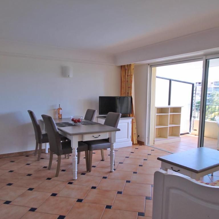 Port Marine - Apartment mit Poolblick - 3